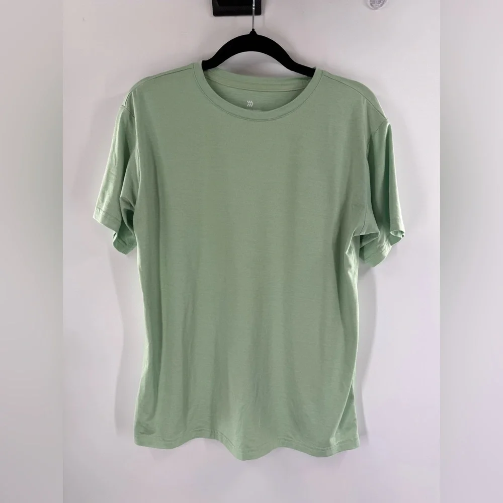 EUC All In Motion Green Tee Shirt